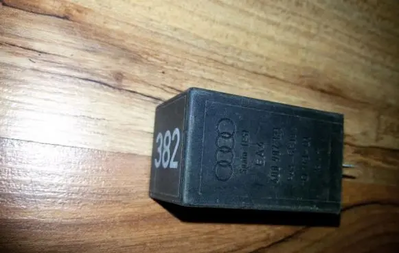 Volkswagen Golf IV Other relay 4D0907131 382
