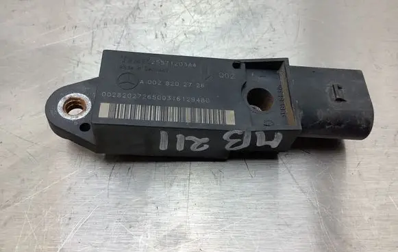 Mercedes-Benz E W211 Airbag deployment crash/impact sensor C25571203A4 A0028202726 20282027265