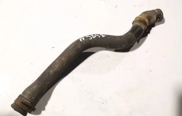 Volkswagen Touran I Engine coolant pipe/hose