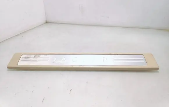 Jaguar XF X250 Front sill trim cover 8X2313200A