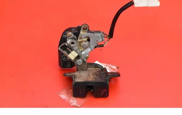 Toyota Corolla E110 Tailgate/trunk/boot lock/catch/latch 1015283000