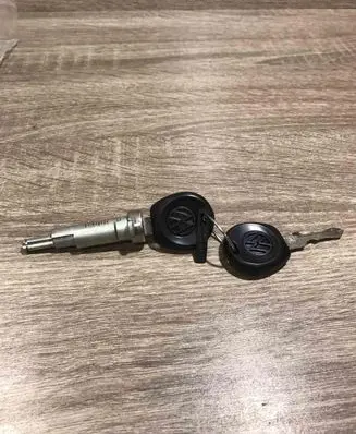 Volkswagen Golf II Ignition key/card AH7338