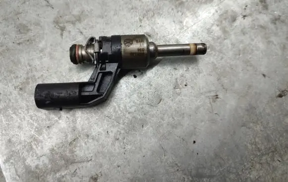 Porsche Cayenne (92A) Fuel injector 03H906036