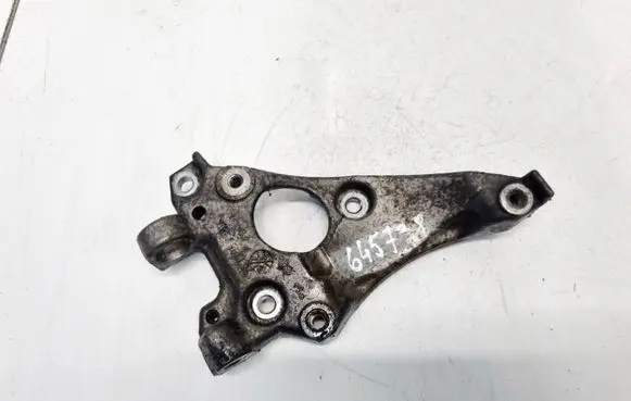 Peugeot 308 Engine mounting bracket 9672950980