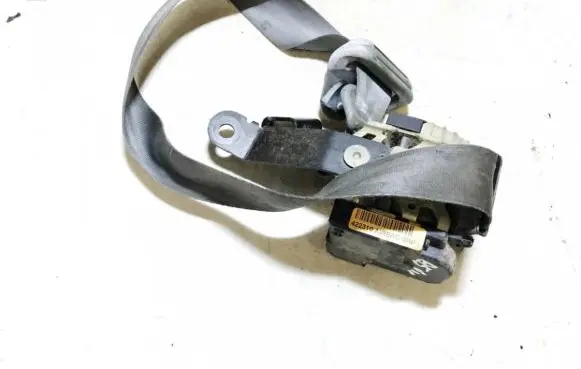 Renault Laguna I Front seatbelt 422310