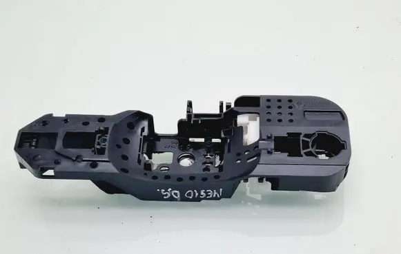 Rear door exterior handle/bracket