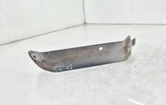 Jaguar XF X250 Fender mounting bracket 8X2316H028
