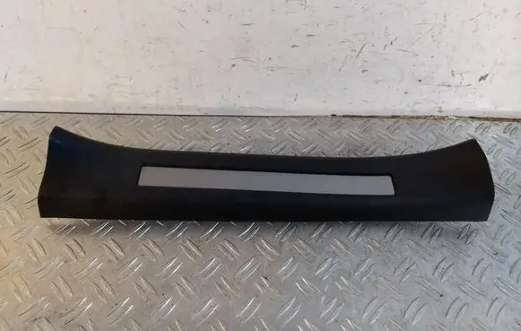 Lexus RX 450H Rear sill trim cover 679300E030
