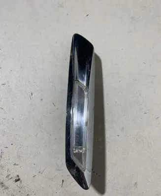 BMW 5 F10 F11 Front fender indicator light 7154168