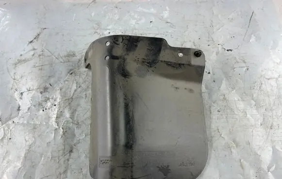 BMW 3 E46 Battery tray heat shield 61218372437