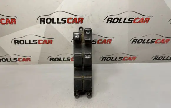 Nissan X-Trail T30 Electric window control switch