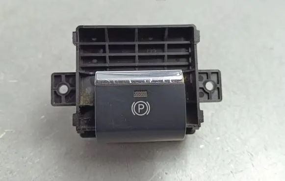 Subaru Outback (BS) Hand parking brake switch 