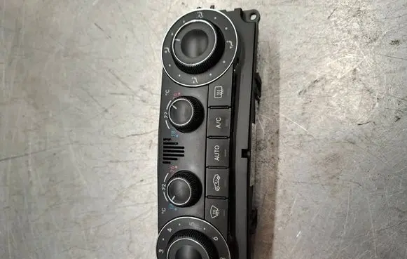 Mercedes-Benz C W203 Climate control unit A2038303485