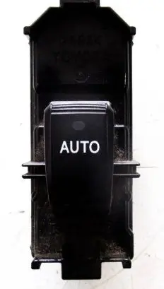 Toyota Land Cruiser (J120) Quarter vent window switch 8403060022