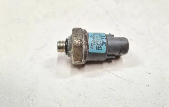Mitsubishi Space Star Air conditioning (A/C) pressure sensor SSA532J003 HFC134A 3F11C