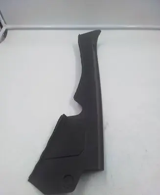 Fender trim (molding)