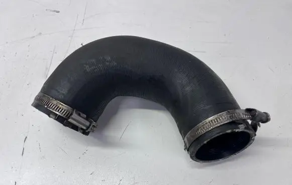 Audi Q7 4L Intercooler hose/pipe 4L0145972A