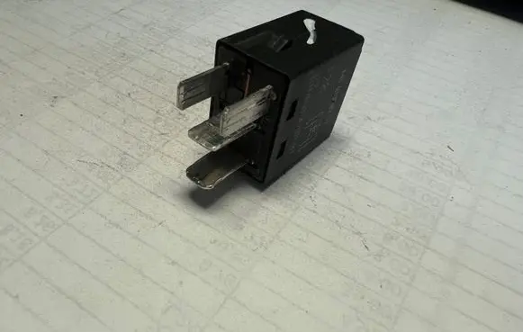 Volvo S40, V40 Other relay MB953382 A1001X7