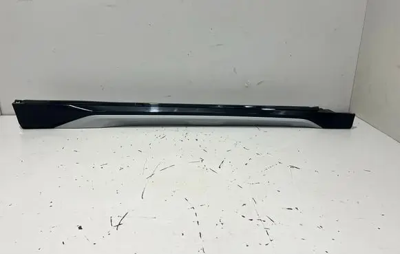 BMW iX1 Sill 5A01682