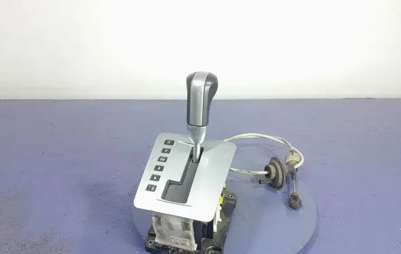 Opel Astra H Gear shift rod 13121110