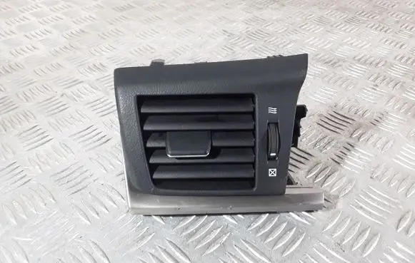 Lexus CT 200H Dashboard side air vent grill/cover trim 5565076010 5566176010 5568676010