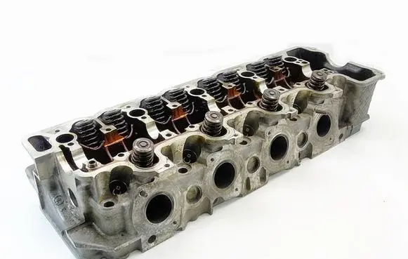 Mercedes-Benz G W463 2nd Gen Engine head 1130161701