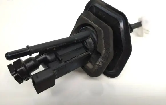 Ford Focus Clutch master cylinder BV617A542AA