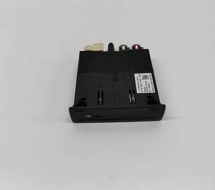 Mercedes-Benz GLE W167 USB socket connector A1678201402