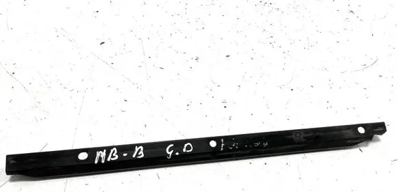 Mercedes-Benz B W245 Rear side glass trim 1696730236