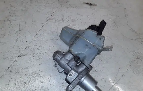 Volkswagen Caddy Master brake cylinder 1K2611301C 1K0945459 5N0945459