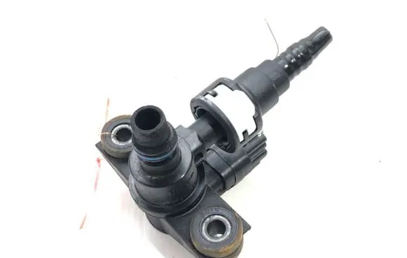 Ford Mondeo MK V Fuel pressure regulator 9U5A-9G866-CF