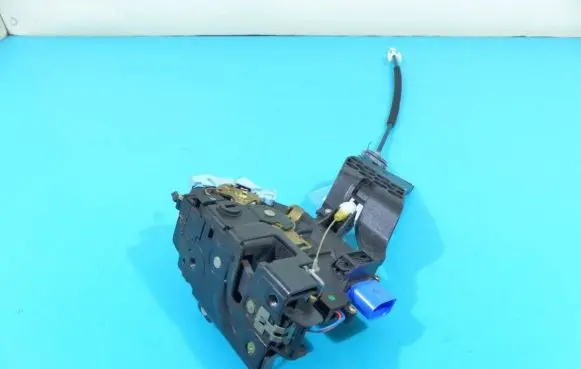 Porsche Cayenne (9PA) Rear door lock 7L0839015 IMPRK1234936