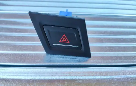 Volkswagen Touran III Hazard light switch 5TB953509 5TB857368