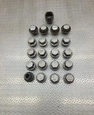 Volvo V40 Cross country Nuts/bolts 
