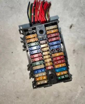 Volkswagen Transporter - Caravelle T5 Fuse module