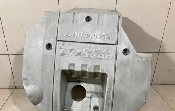 Mitsubishi Pajero Engine cover (trim) ME203822
