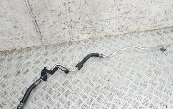 Gearbox oil cooler pipe/hose