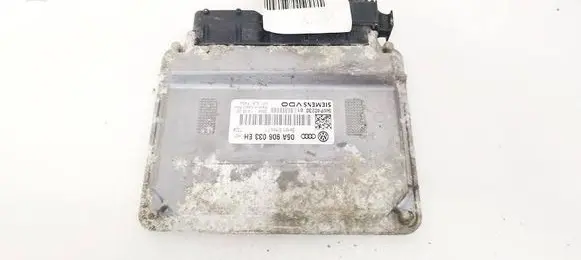 Audi A3 S3 8P Engine control unit/module 06A906033EH 5WP40230