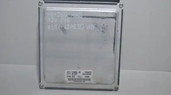 Ford Mondeo Mk III Engine control unit/module 12A650