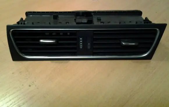 Audi A5 8T 8F Dash center air vent grill 8T2820951