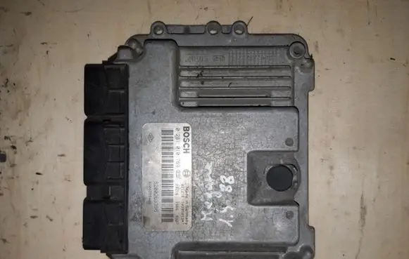 Renault Megane II Engine control unit/module 0281010769 8200263396