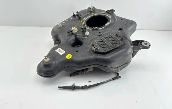 Audi A6 C7 AdBlue liquid reservoir 4G0131877