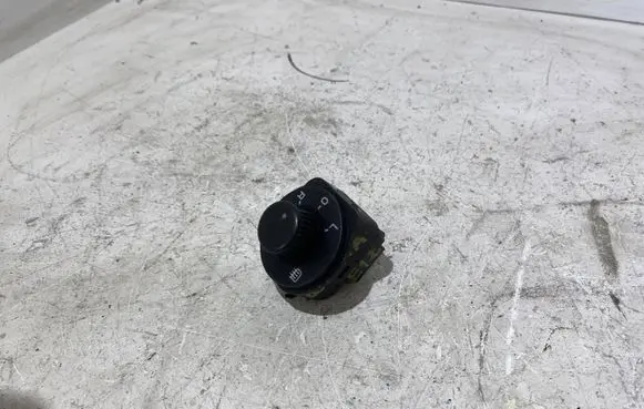 Skoda Octavia Mk2 (1Z) Wing mirror switch 1Z1867435
