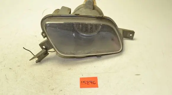 Volvo V70 Front fog light 8693348 7258