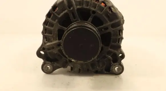 Volkswagen Golf VI Generator/alternator 03L903023F