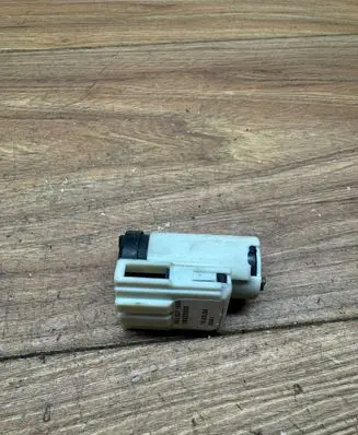 Audi A4 S4 B6 8E 8H Brake pedal sensor switch 8E0927189B 19322005 0341