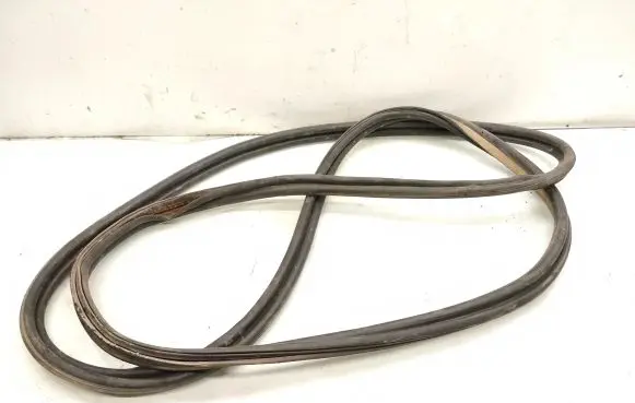 Trunk rubber seal (body)