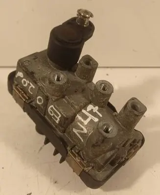 BMW 3 E90 E91 Turbine electric control actuator 4933519400 N01009902