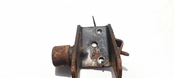 Toyota Corolla Verso AR10 Engine mounting bracket