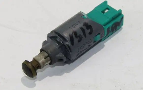 Clutch pedal sensor